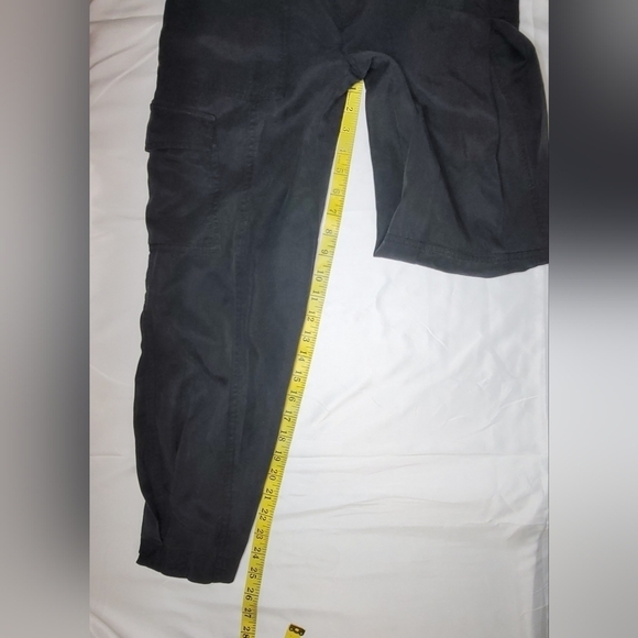 Banana Republic Cargo Type Soft Pants With Cinched Ankle Women's Size 4 - Picture 11 of 12